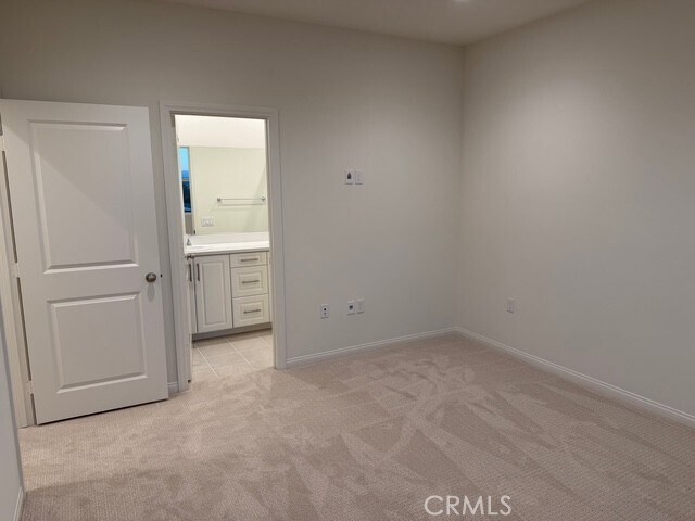 Building Photo - 2420 E Lincoln Ave