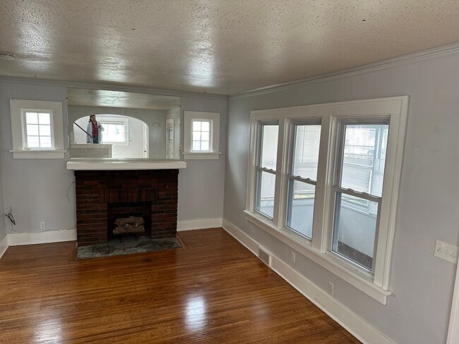 Building Photo - YOU WILL LOVE THIS HOME . CALL NOW FOR APPOINTMENT !!!