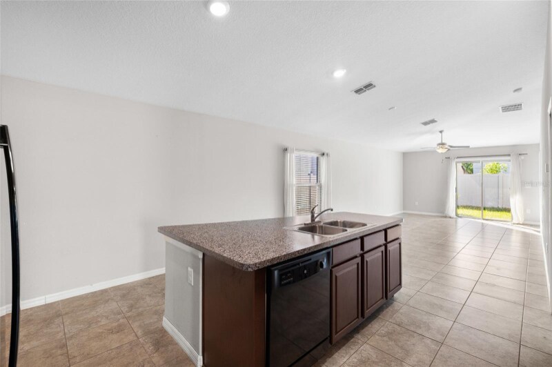 Building Photo - 10205 Cool Waterlily Ave