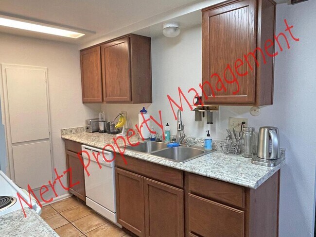 Building Photo - 4855 Bluestem Dr.