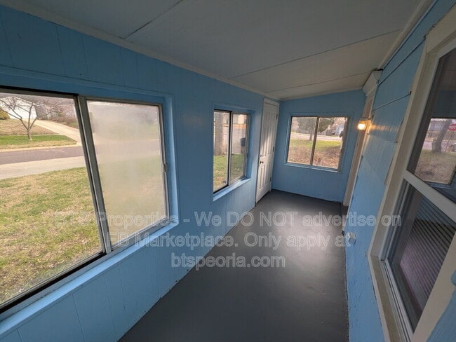 Building Photo - 906 S Tonti Cir