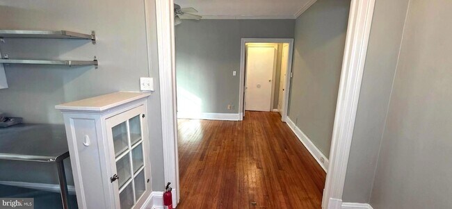 Building Photo - 1954 Columbia Rd NW