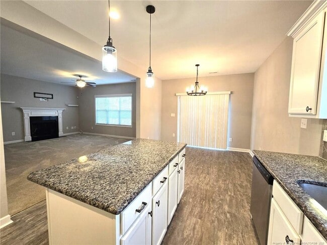Building Photo - 1735 Cherrypoint Dr