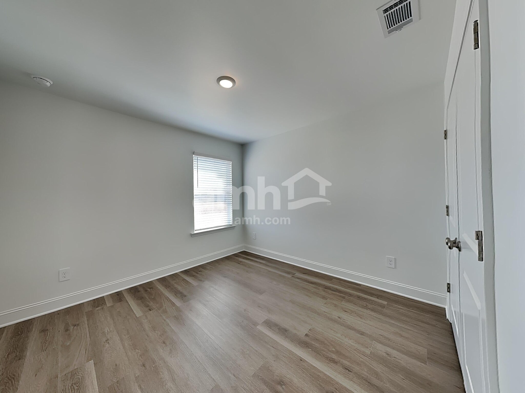 Building Photo - 212 Chase Ln