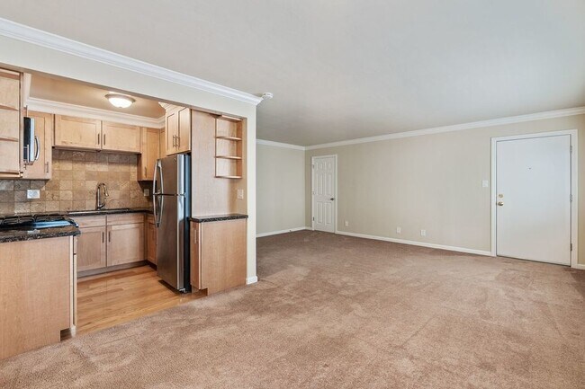 Building Photo - 1549 San Carlos Ave