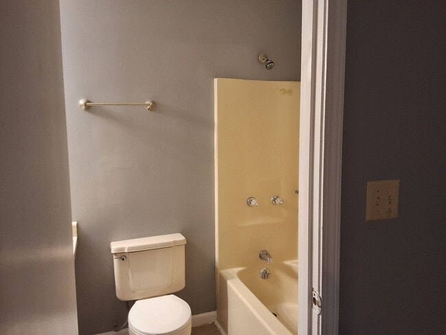 Building Photo - Cozy 3 Bed, 1 Bath House Minutes To Fort Knox