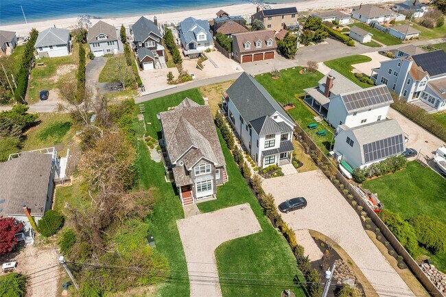 Building Photo - 938 Sound Shore Rd