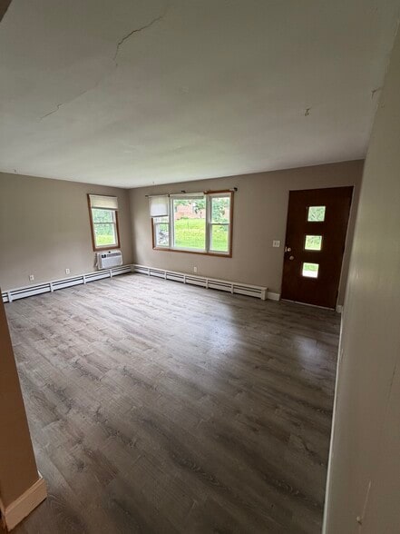 Building Photo - 1505 Steensland Dr