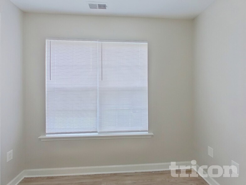 Building Photo - 416 Leecrest Dr