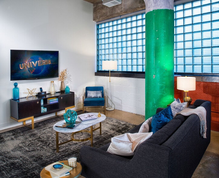The Hecht Warehouse apartments — community photo - The Hecht Warehouse