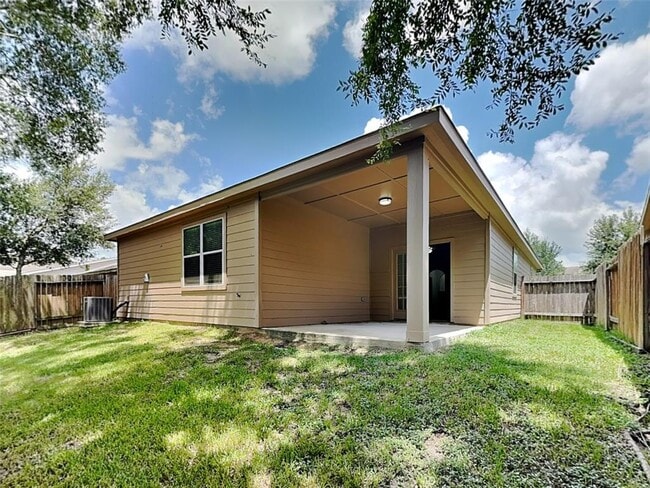 Building Photo - 2037 Vanamen Ct