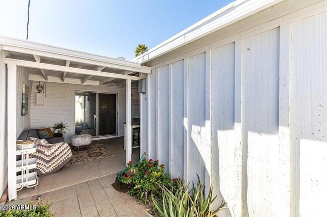 Building Photo - 10362 W Oakmont Dr