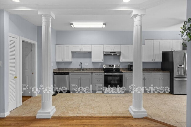 Building Photo - 435 W Princess Anne Rd