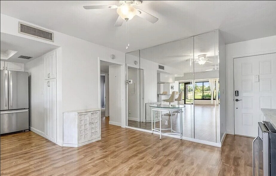 Building Photo - 5625 Trailwinds Dr