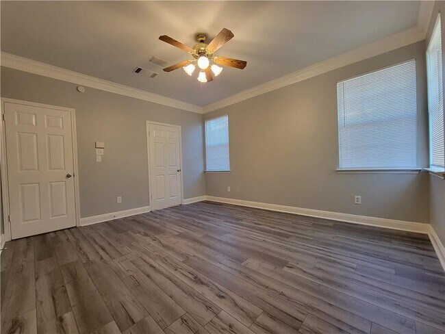 Building Photo - 1001 Acanthus St