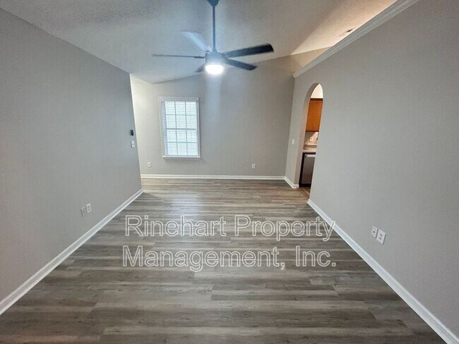 Building Photo - 1379 Pampas Cir