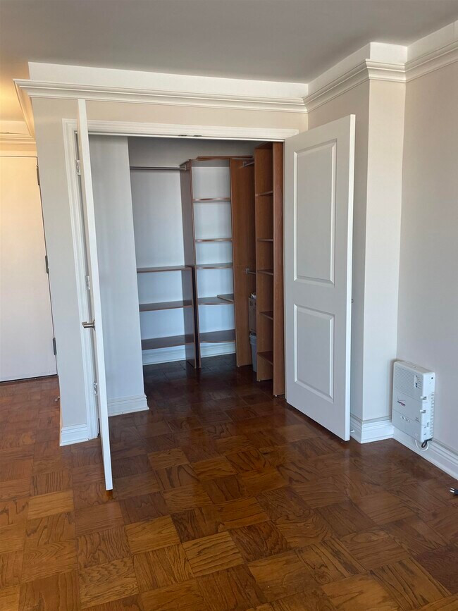 Building Photo - 500 Central Ave