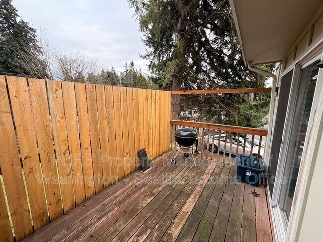 Building Photo - 10410 S Fruitland