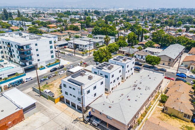 Building Photo - 6455 Troost Ave