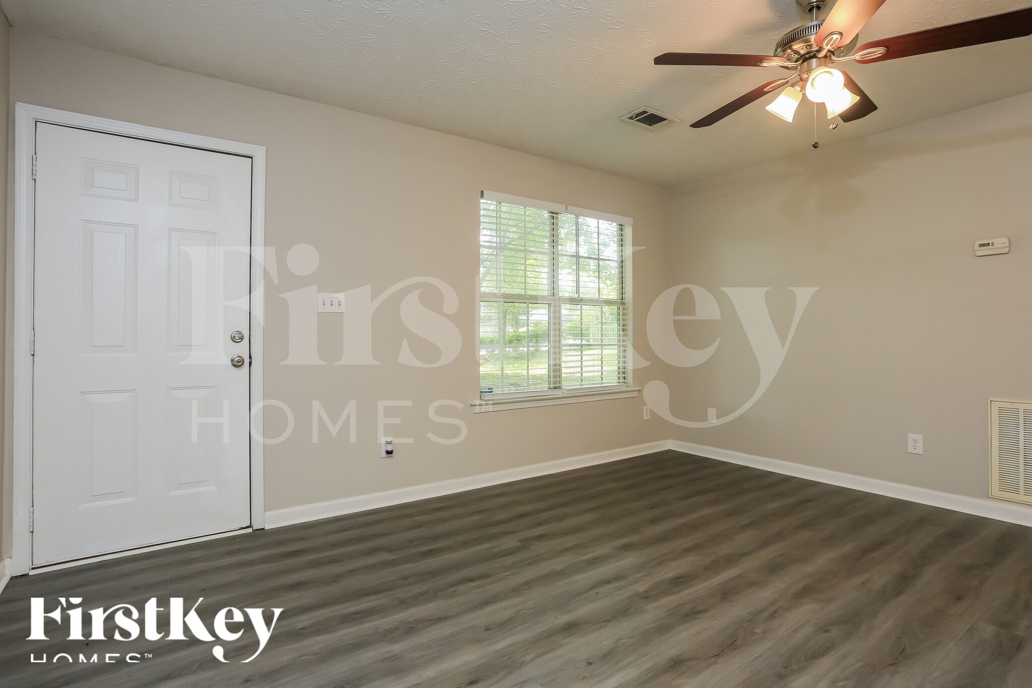 Building Photo - 252 Pine Valley Dr