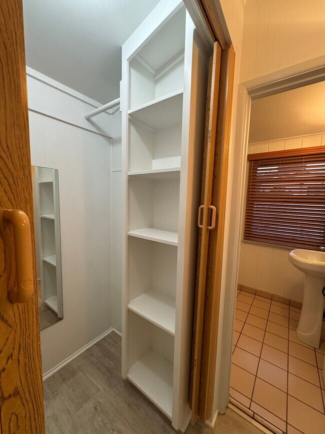 Building Photo - Charming studio apartment in the heart of ...
