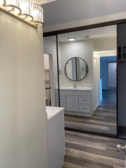 Building Photo - 18307 Burbank Blvd