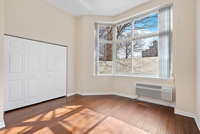 Building Photo - 20 2nd St