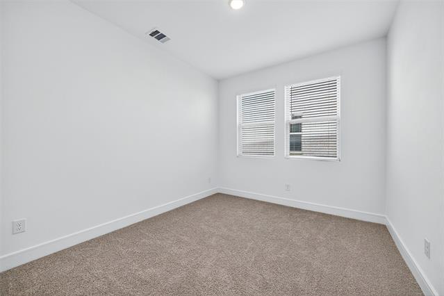 Building Photo - 910 Sunflower Trl