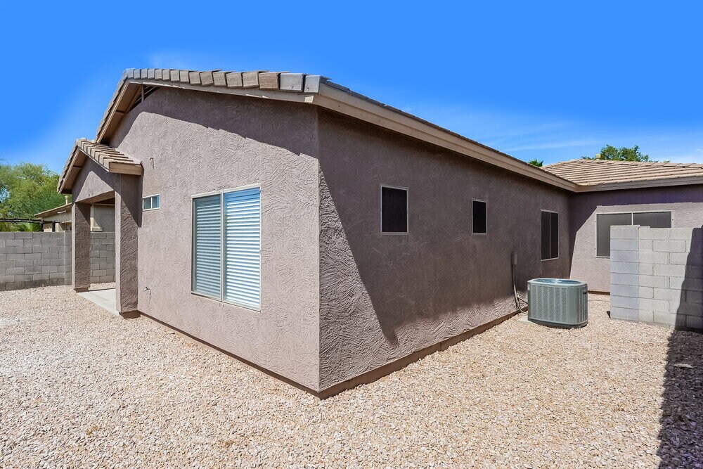 Building Photo - 2192 N Holguin Way