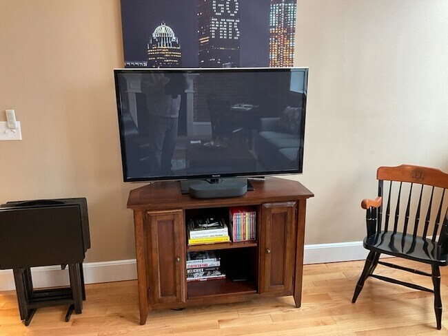 Building Photo - 52 Sanborn St