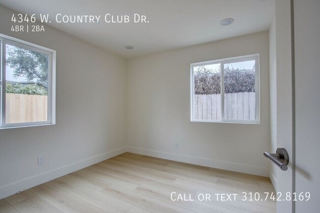 Building Photo - 4346 Country Club Dr
