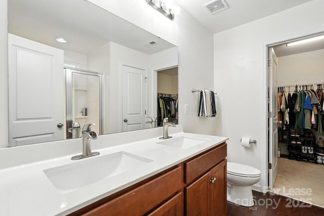Building Photo - 3827 Ernie Dr
