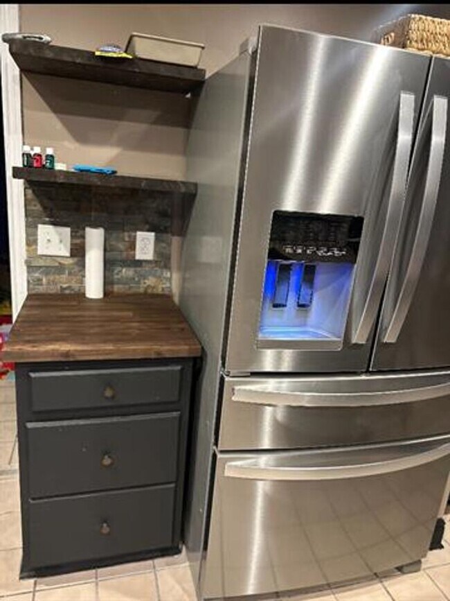 Building Photo - 107 Norfolk Ct