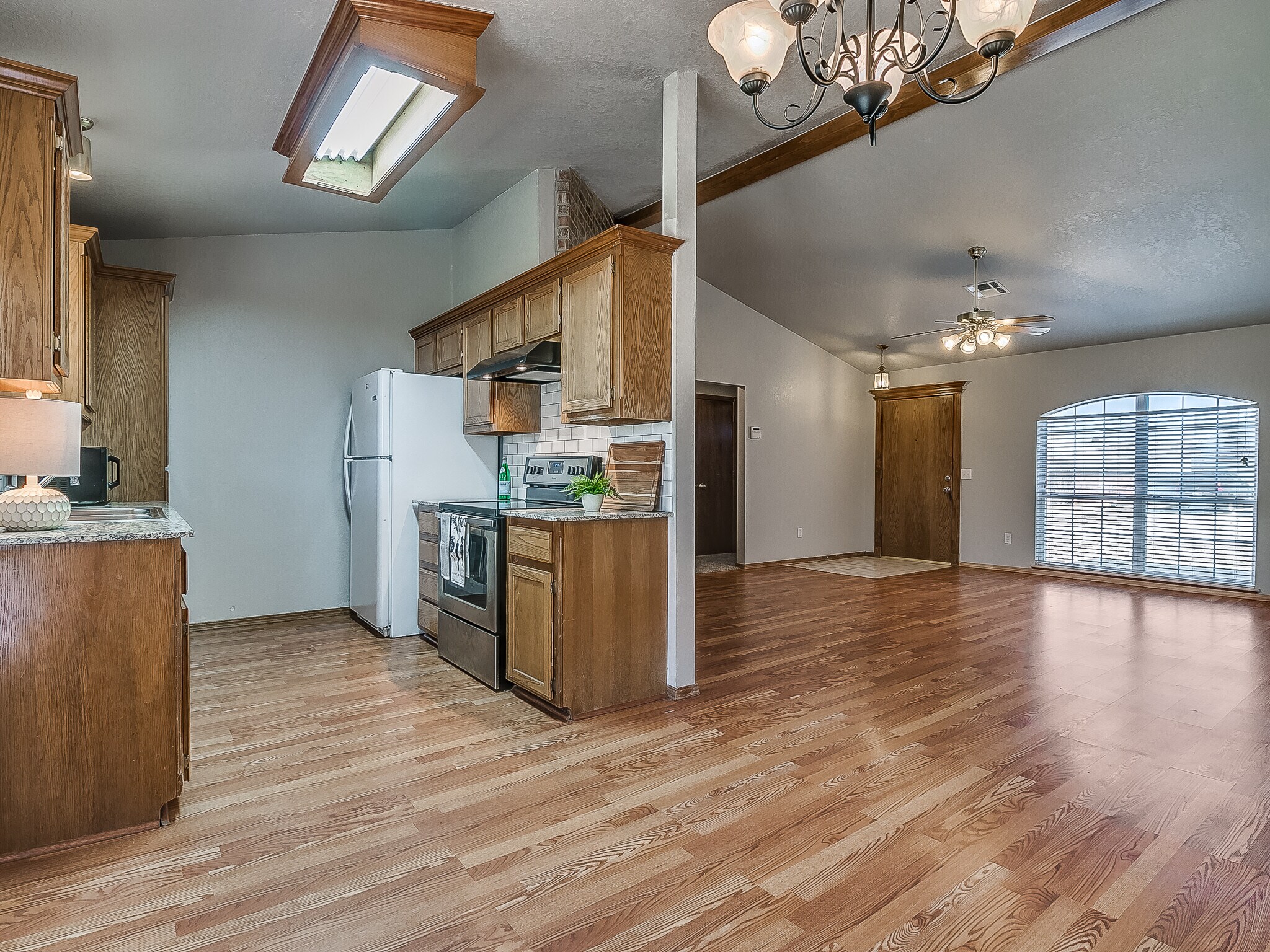 Building Photo - 1821 Overland Trail