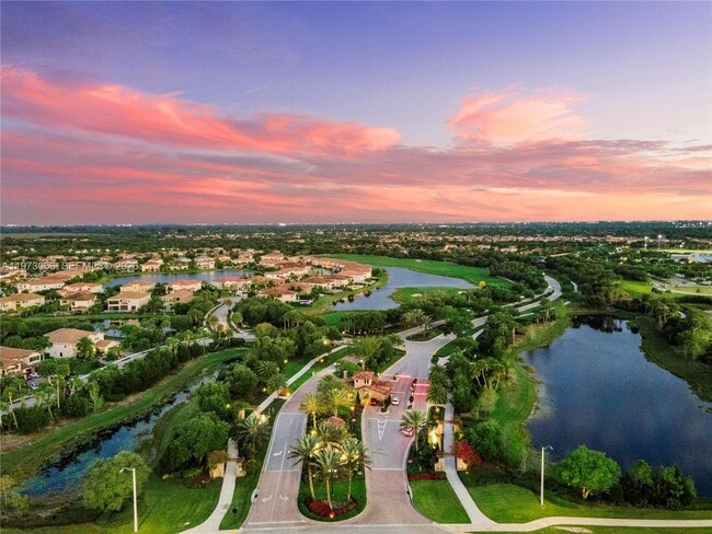 Building Photo - 9564 Exbury Ct