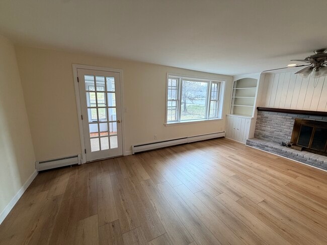 Building Photo - 2450 Foxon Rd