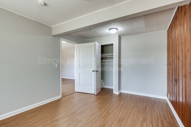 Building Photo - 813 S Midwest Blvd