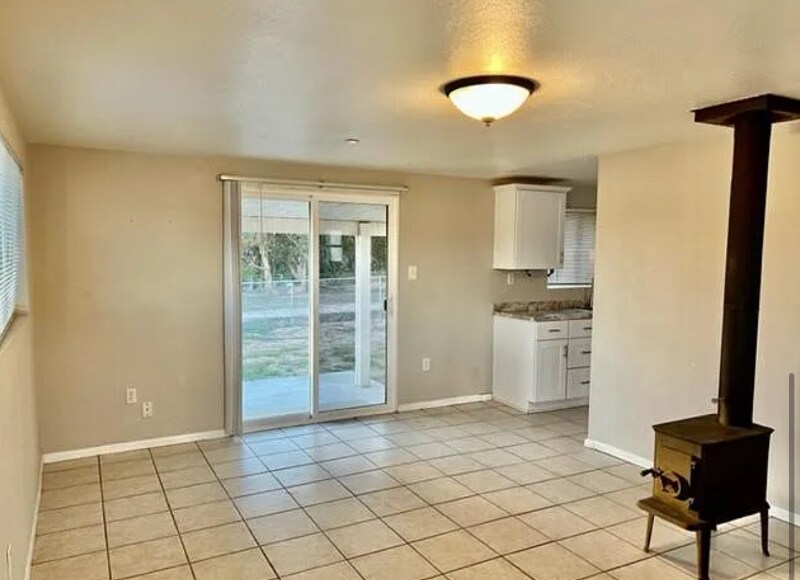 Building Photo - 1745 Warnock Dr