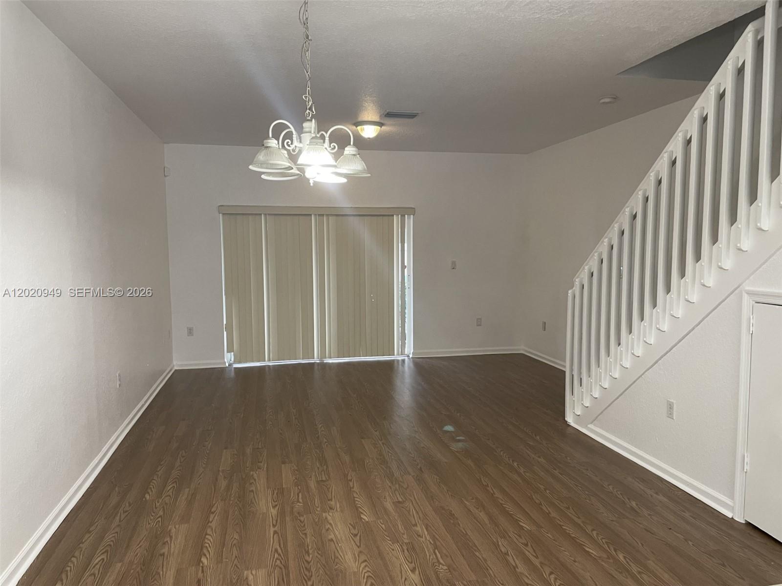 Building Photo - 8835 S Isles Cir