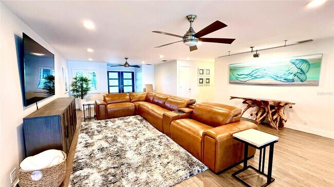 Building Photo - 980 Boca Ciega Isle Dr