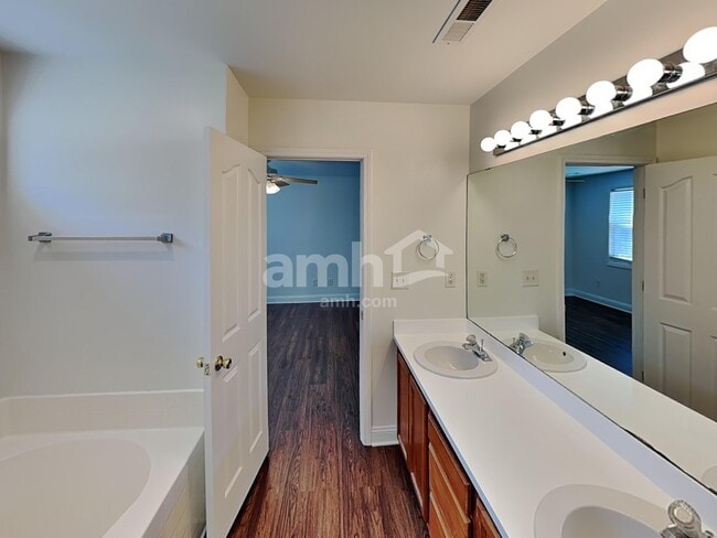 Building Photo - 12418 Winget Rd