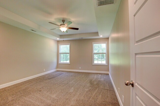 Building Photo - 1121 Cardinal Creek Dr