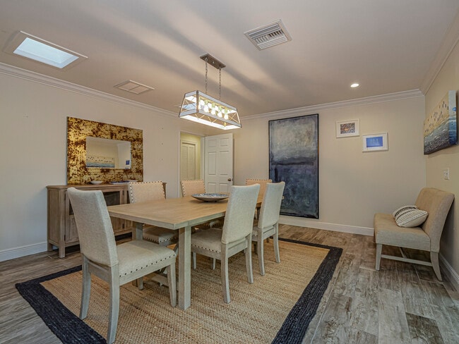 Building Photo - 856 Norfolk Pine Ln