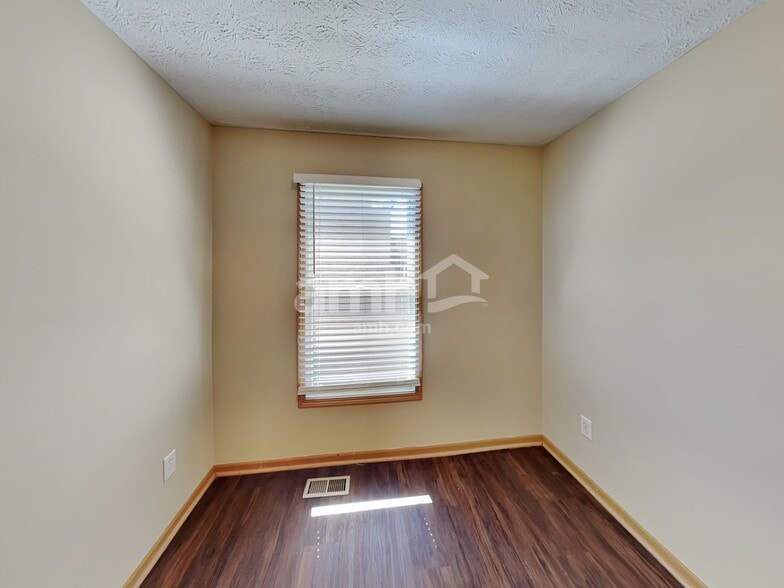 Building Photo - 623 Heartland Meadows Dr