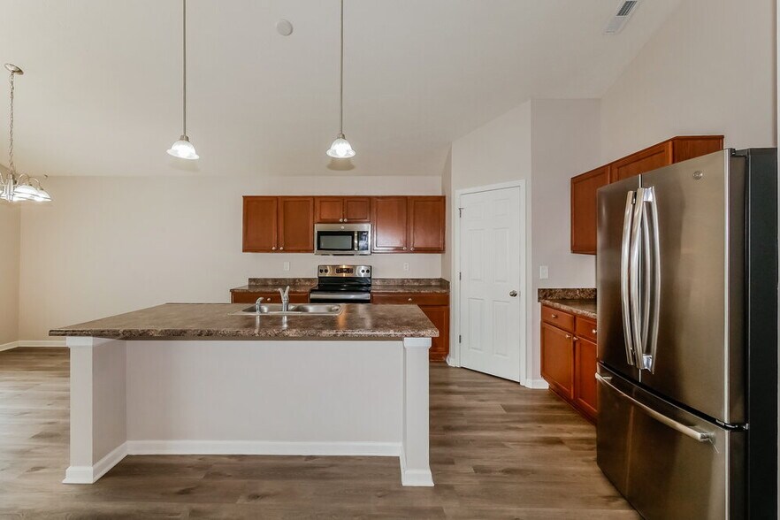Building Photo - 2532 Copper Hill Dr