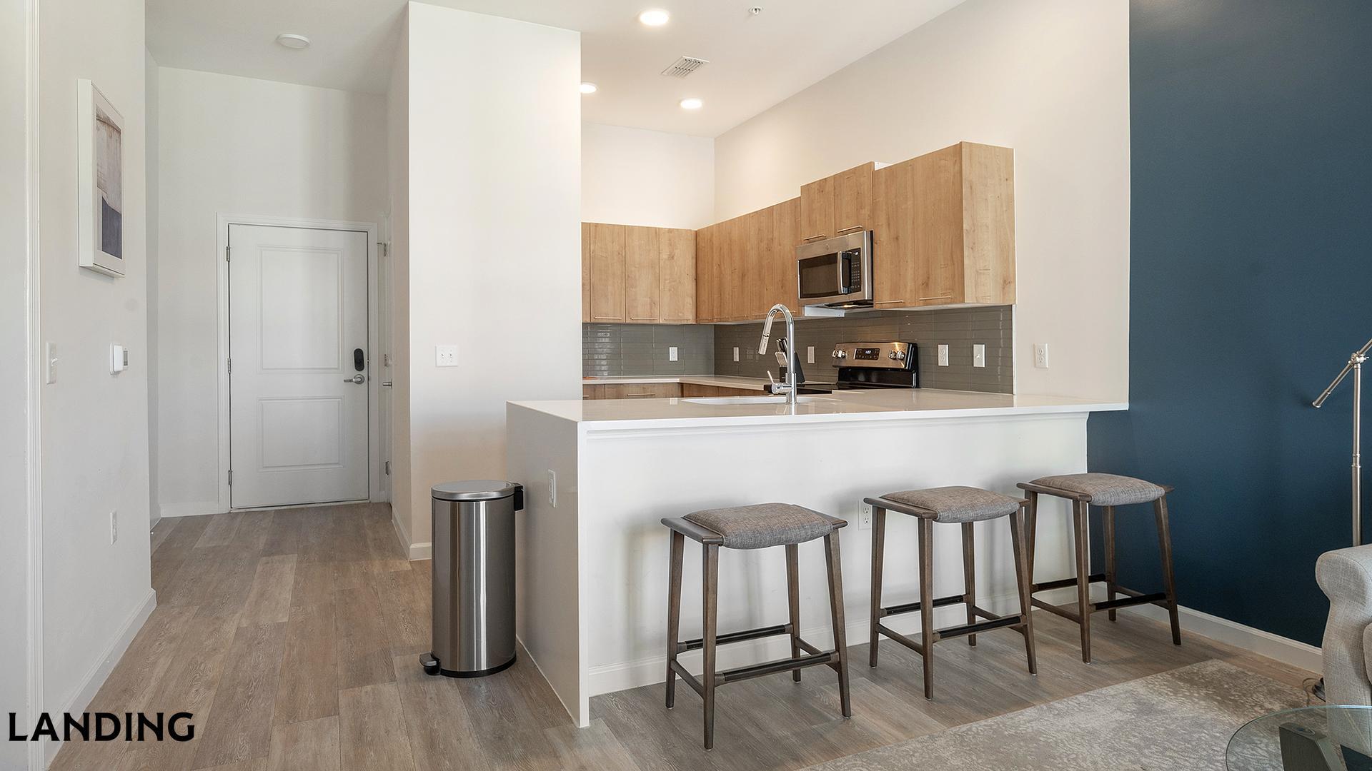 Building Photo - 5256 International Dr