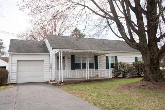 Building Photo - 1349 Lititz Rd