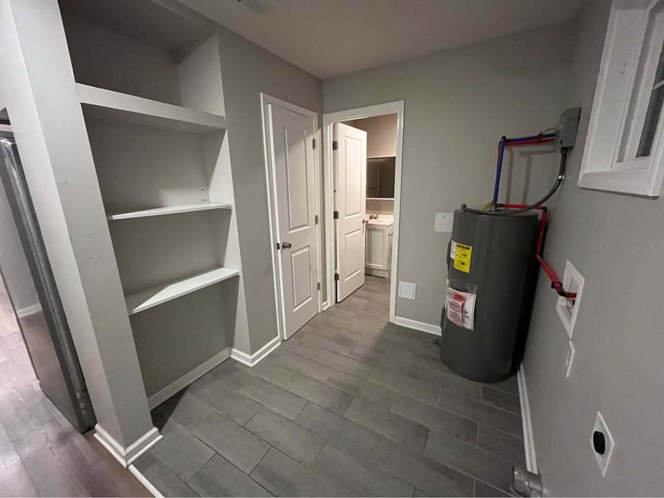 Building Photo - 1917 Hughes Ave