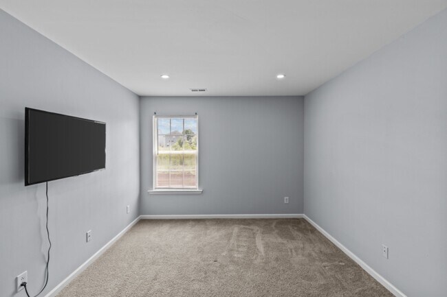 Building Photo - 4531 Dalbeth St