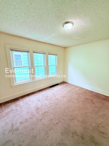 Building Photo - 9353 Kentucky St